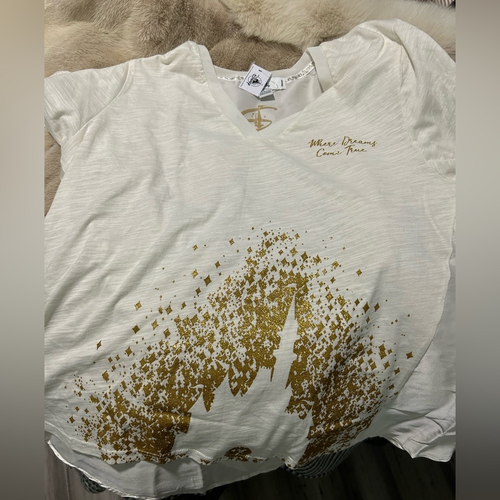 Disney NWT Castle T-shirt